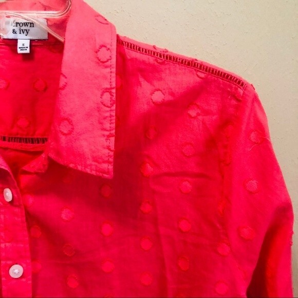 Crown & Ivy Pink Swiss Dots Long Sleeve Button Up Women's Size Small NWT - Picture 2 of 7